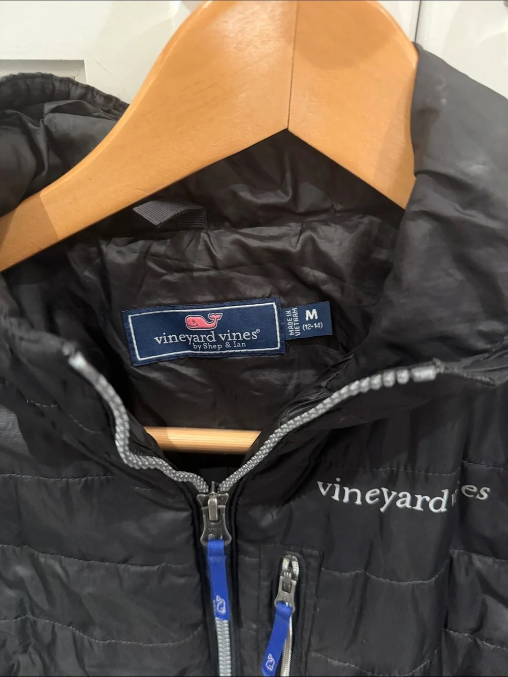 Vineyard Vines Boys Black Quilted Hooded Jacket – Size M 12-14